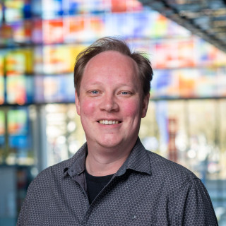 Jasper Snoeren voor de gekleurde ramen van Beeld & Geluid