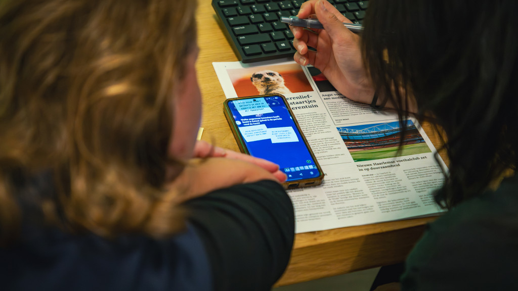 Bronnenonderzoek door studenten journalistiek tijdens de workshop