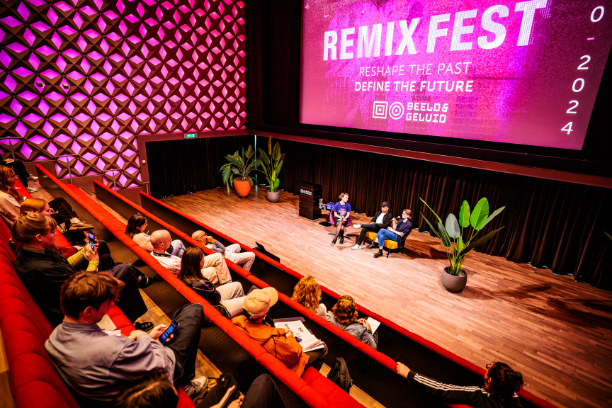 REMIX Fest 2024 Studenten luisteren naar interview