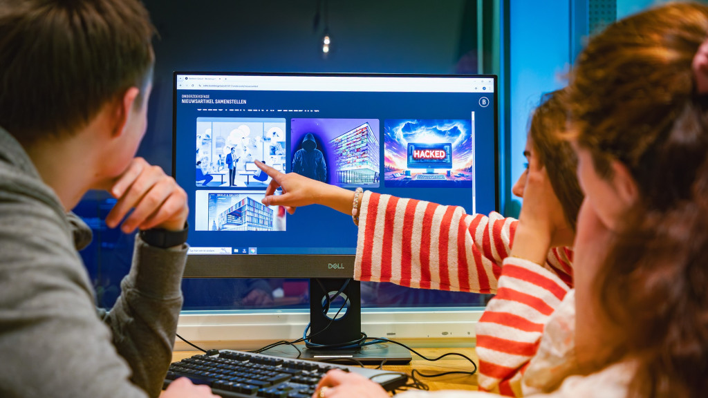 Bronnenonderzoek door studenten journalistiek tijdens de workshop