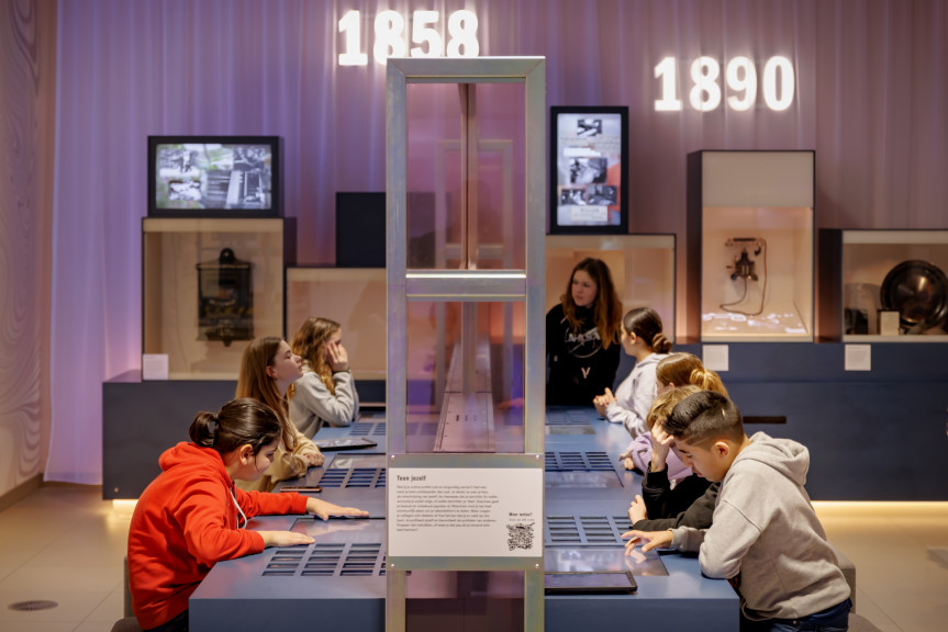 leerlingen in mediamuseum