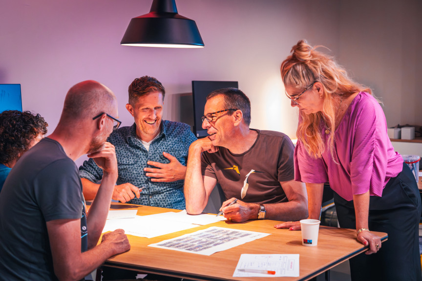 Docent mbo tijdens training dialoog in tijden van desinformatie