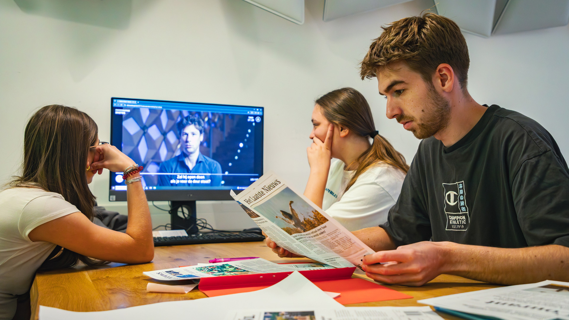 studenten volgen workshop volg de feiten