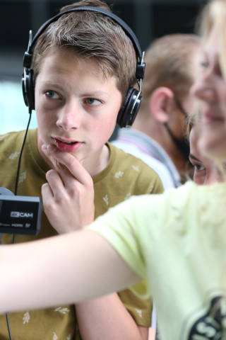 Leerlingen voortgezet onderwijs tijdens workshop newsroom
