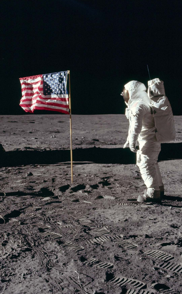 Buzz Aldrin salueert Amerikaanse vlag op de maan, 1969